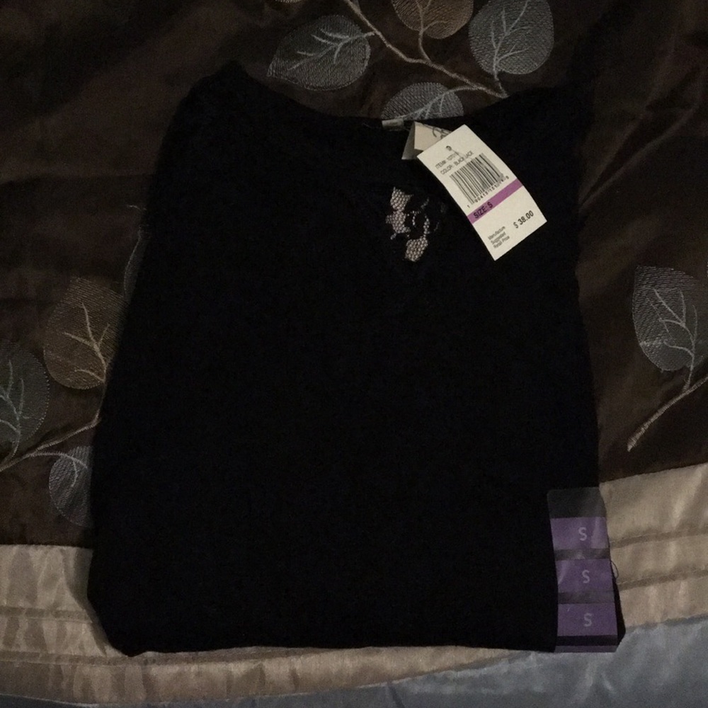 ❤️ 5/$20 ❤️ NWT Black Long-Sleeve Shirt